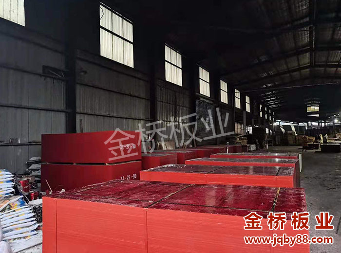 竹膠板15厚多少錢一張？竹膠板生產(chǎn)廠家哪家好？