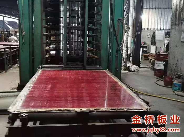 湖南长沙建筑竹胶板多少钱一张?