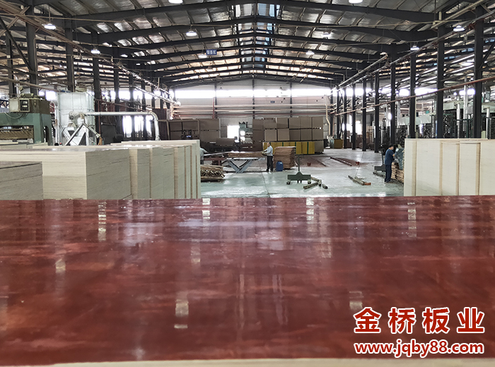 广西建筑木模板选择金桥板业工厂价格实惠!