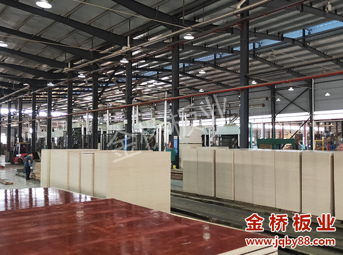 建筑木模板黑色与红色建筑木模板有什么区别?